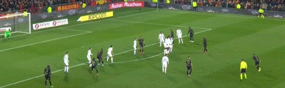 欧冠高清赛事平台-【法甲】梅西中柱 姆巴佩替补补时助攻 巴黎客场平