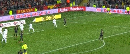 欧冠高清赛事平台-【法甲】梅西中柱 姆巴佩替补补时助攻 巴黎客场平