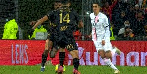 欧冠高清赛事平台-【法甲】梅西中柱 姆巴佩替补补时助攻 巴黎客场平