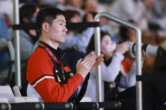 欧冠直播官网下载-王励勤两会直言！国乒大门始终为樊振东敞开，科技+整治饭圈双发力|全国两会|乒协|中国乒协|全运会|巴黎奥运会_新浪体育_新浪新闻