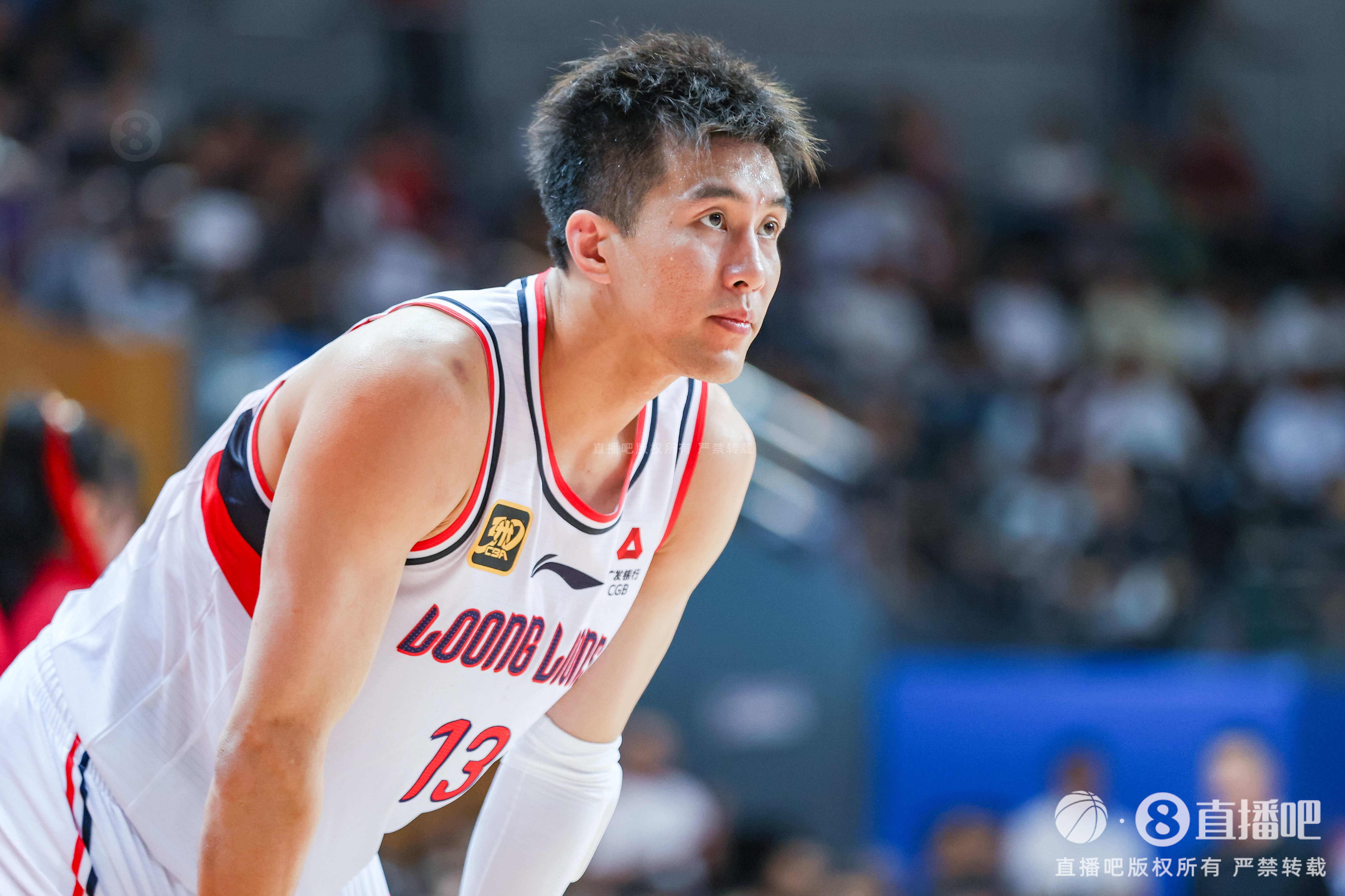 欧冠高清赛事平台-复出还要找状态！郭艾伦半场4中1拿到2分1板1助