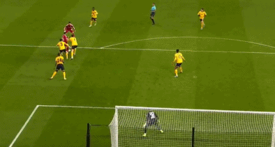 欧冠高清赛事平台-3-1！萨拉赫建功，飞翼2分钟传射，1.1亿先生复出，利物浦雪耻