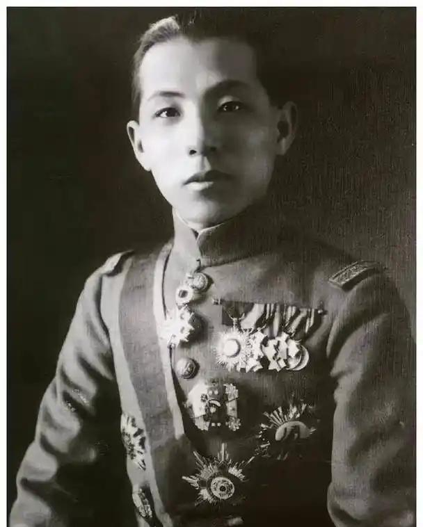 张学良有糖尿病，得病后他的烟酒观，长寿秘诀让他活了101岁！